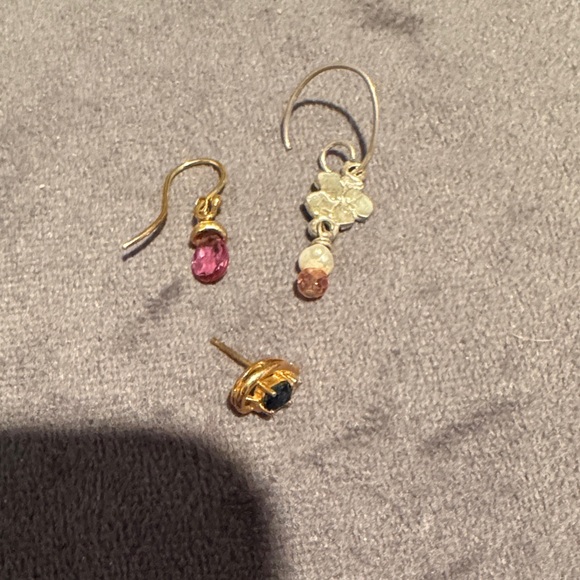 3 earrings with their missing mates. - Picture 1 of 5